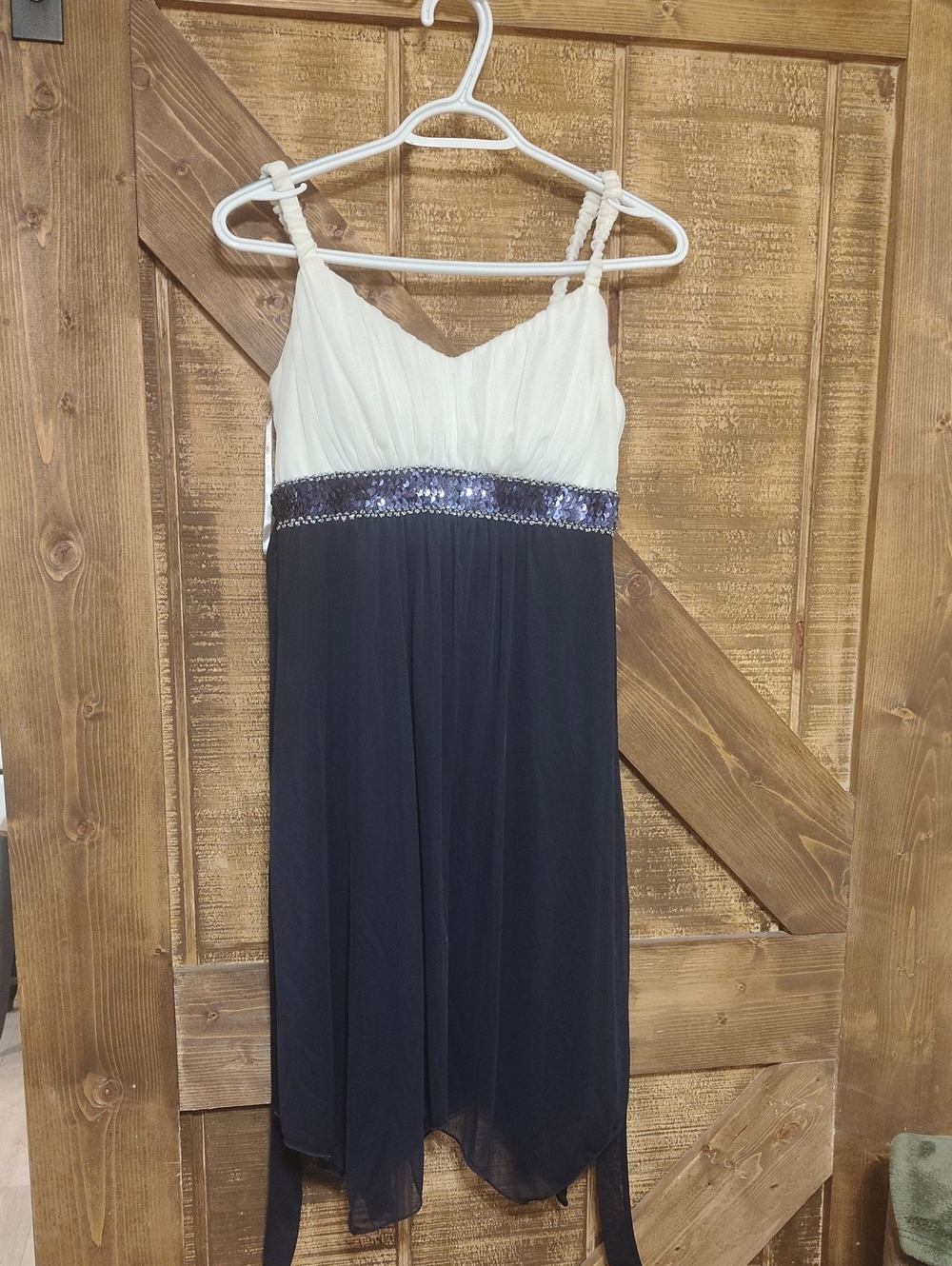 Elegant Two-Tone White and Navy Spaghetti Strap Dress - Picture 1 of 1